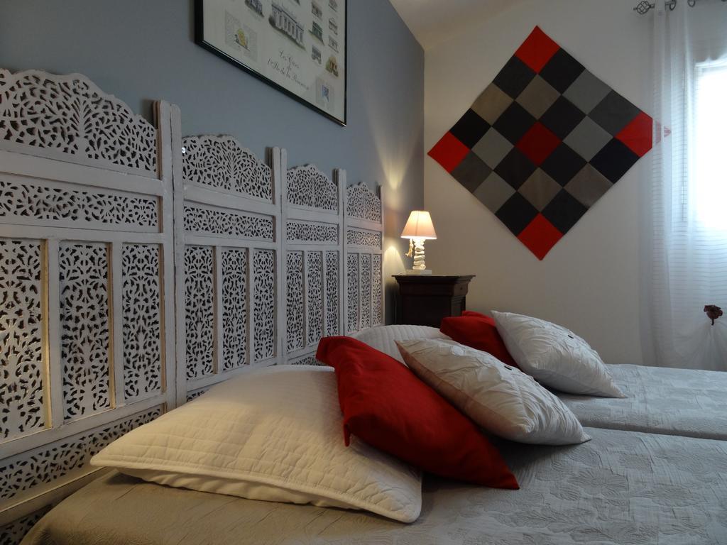 Une Chambre En Ville Савинье Номер фото